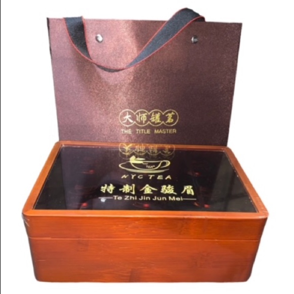 NWT Finest Tea Set Cherry Wood Magnetic Box Matching Gift Bag